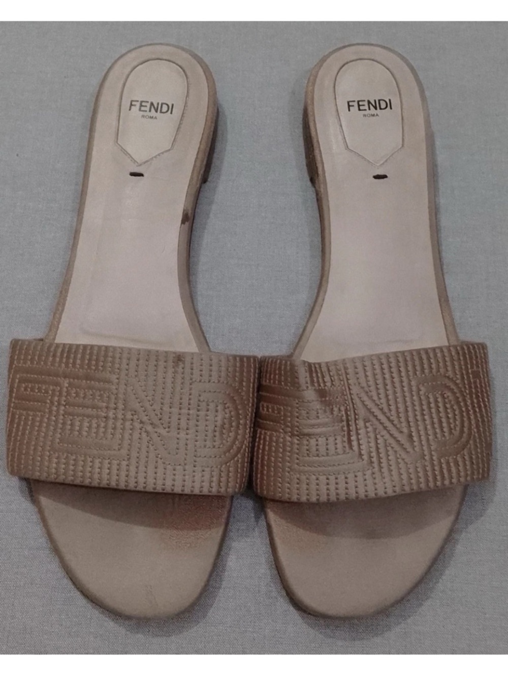 Fendi Beige satin Logo Embroidered Flat EU size 41 9.5-10 US Sandals, Slides